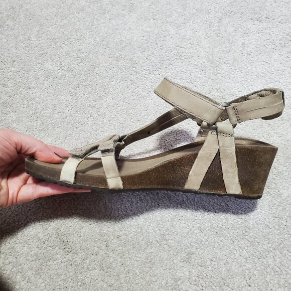 TEVA Ysidro Universal Strappy Wedge Sandals Leather Cork Taupe Brown Women's 9 - Picture 3 of 12